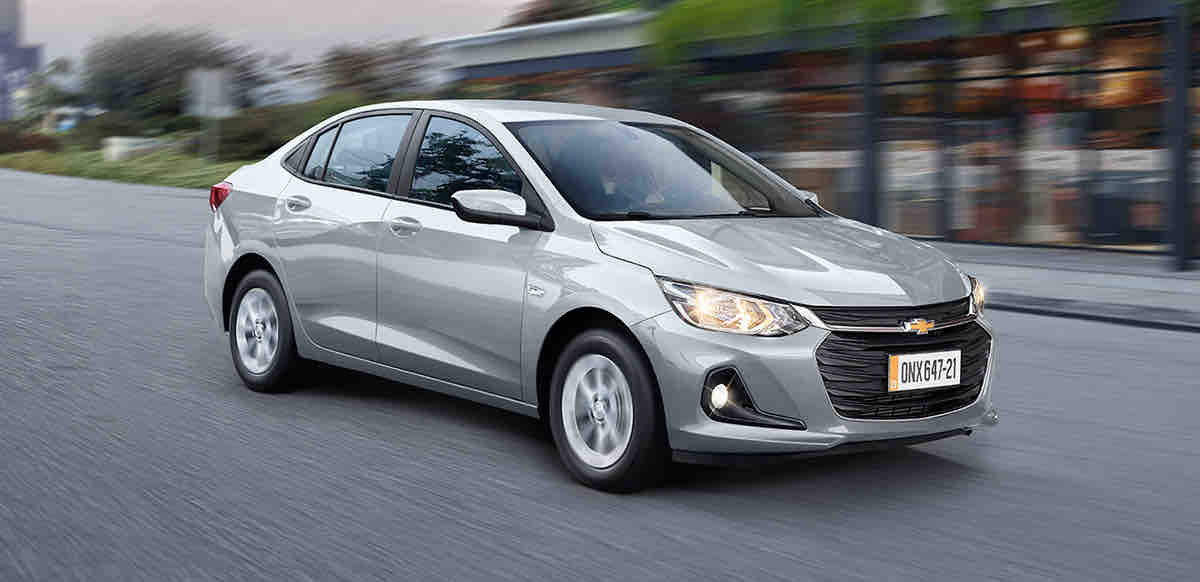 ONIX SEDAN - frontal gris